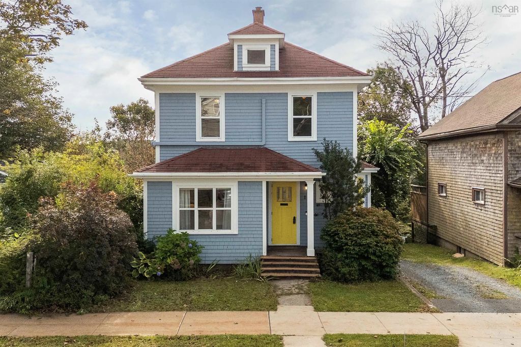 18 Dahlia Street, Dartmouth