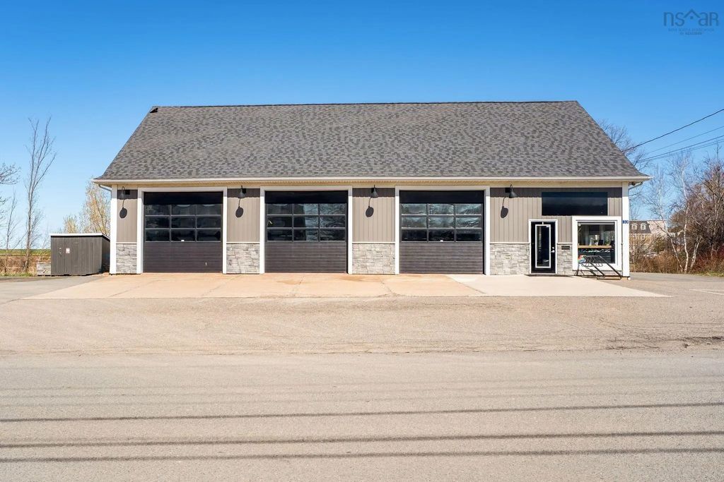33 Elm Avenue, Wolfville