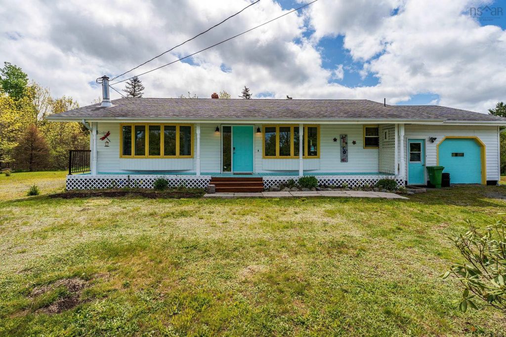 7784 Highway 101, Plympton
