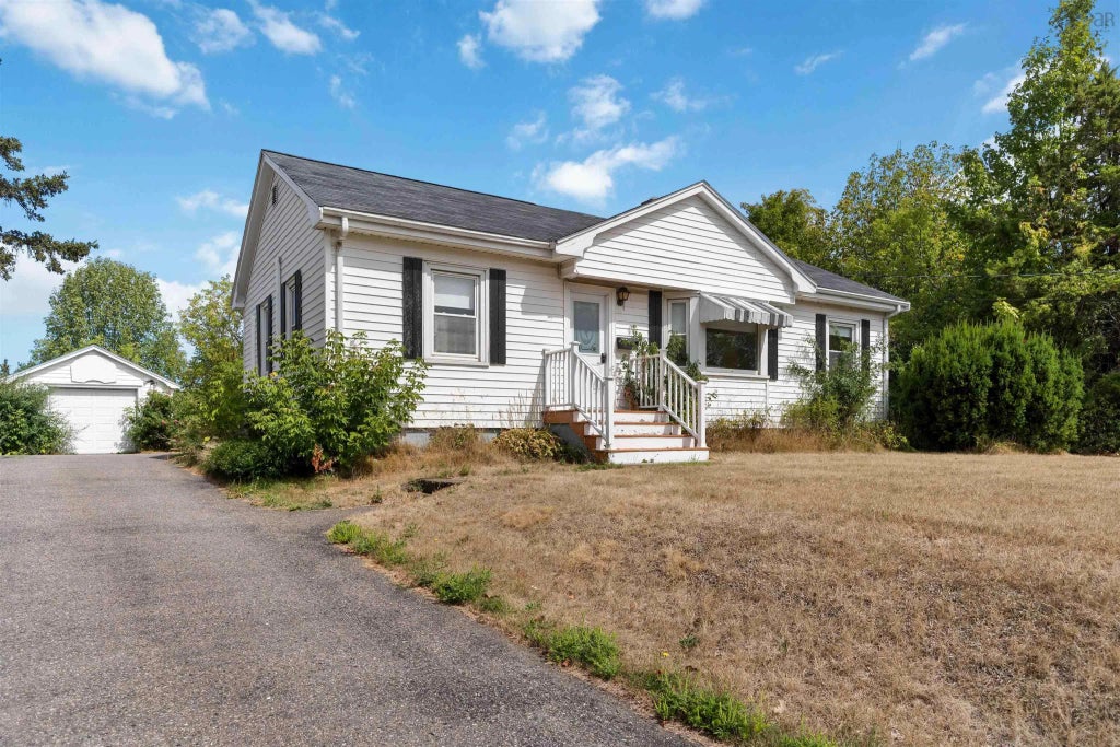 9643 Commercial Street, New Minas