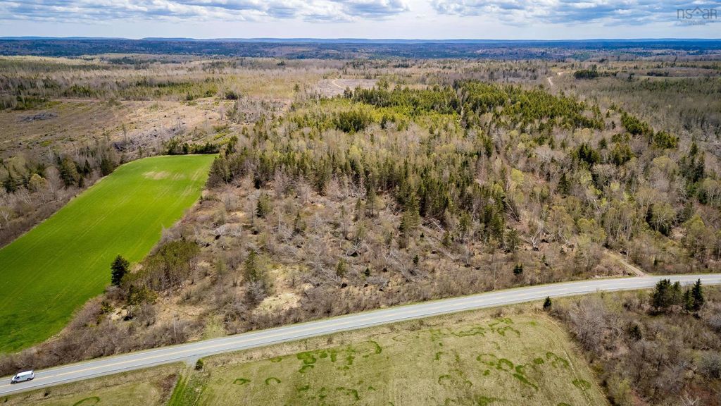 Lot Highway 215, Moose Brook