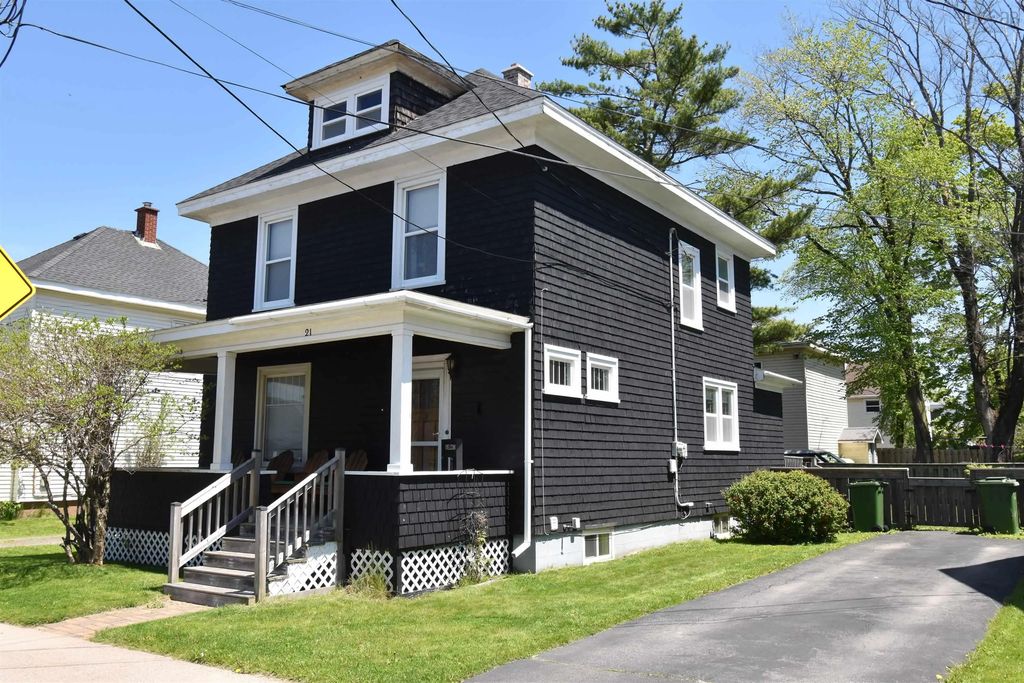 21 Cottage Street, Truro