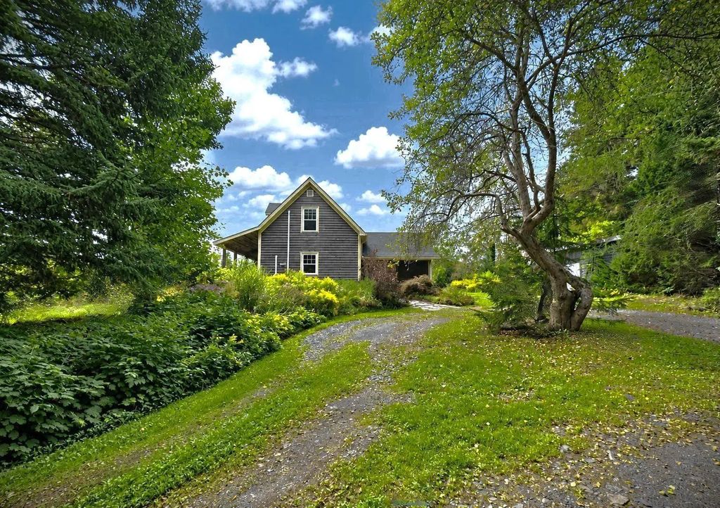1690 New Cumberland Road, Pleasantville