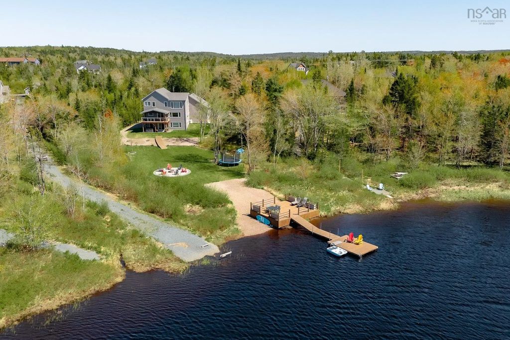 1290 Mccabe Lake Drive, Middle Sackville