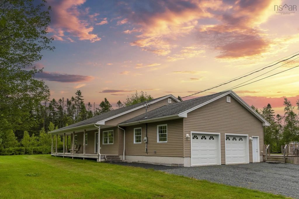 7450 Highway 14, Nine Mile River