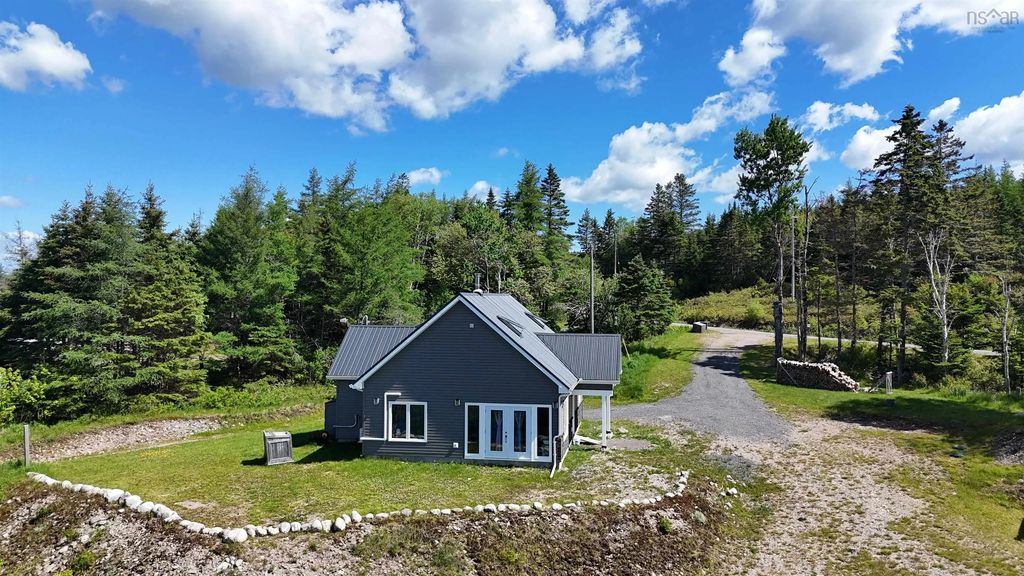2100 Highway 211, Indian Harbour Lake