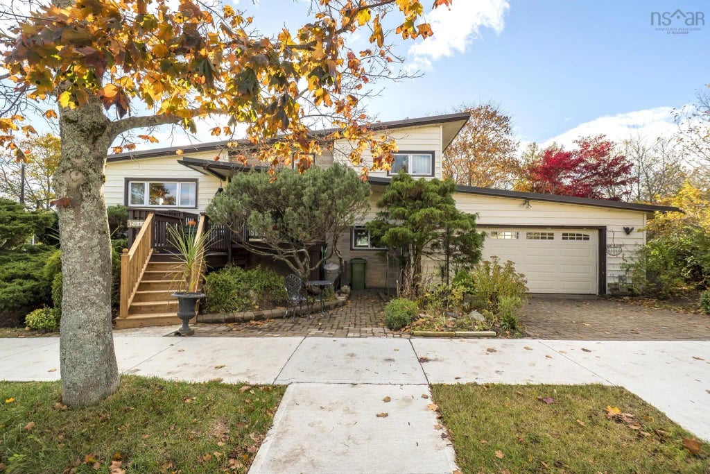 7082 Murdoch Avenue, Halifax