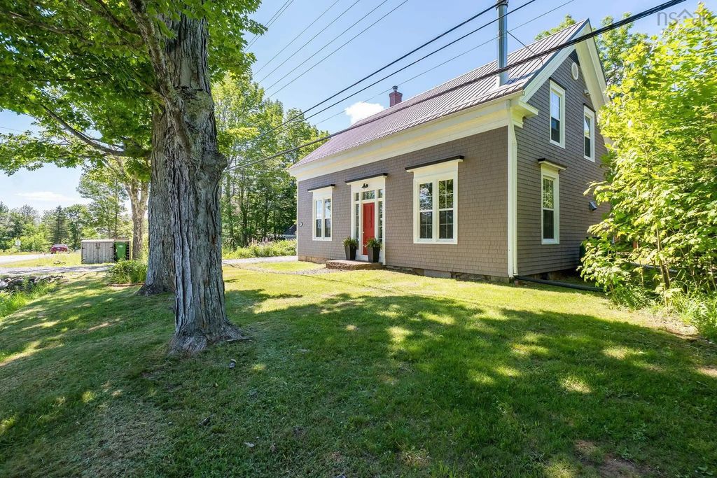 3473 Highway 215 Highway, Centre Burlington