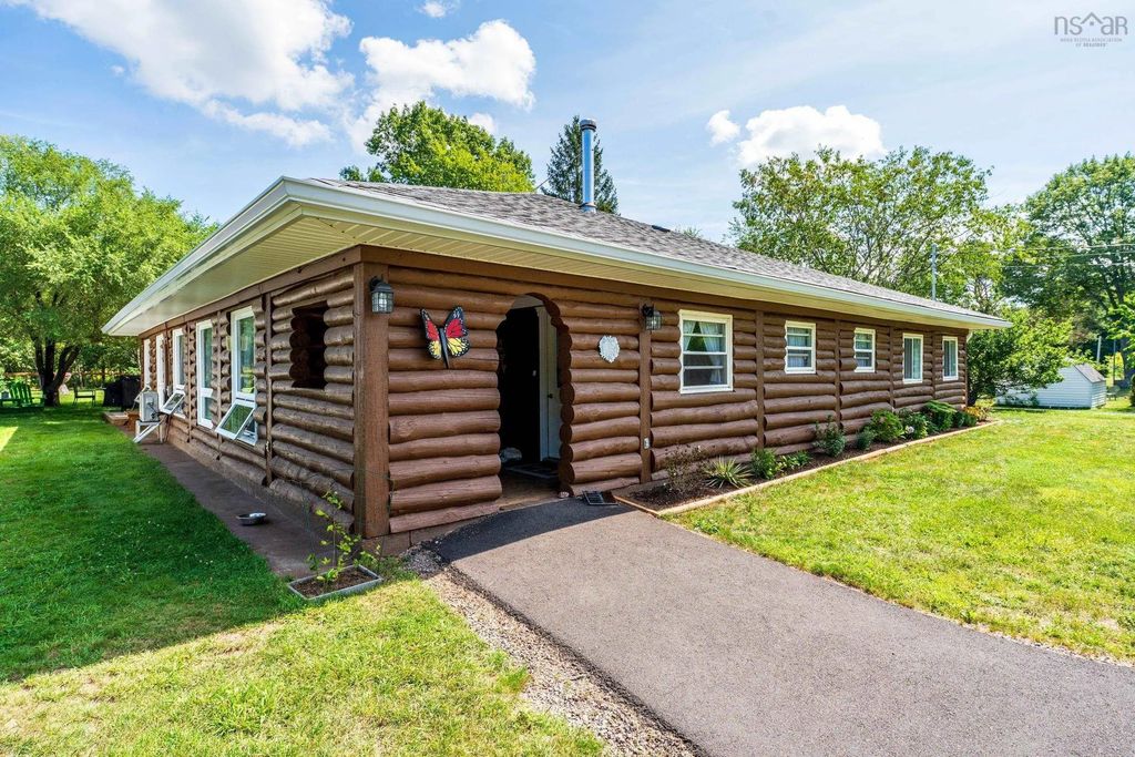 9494 Highway 10, Nictaux