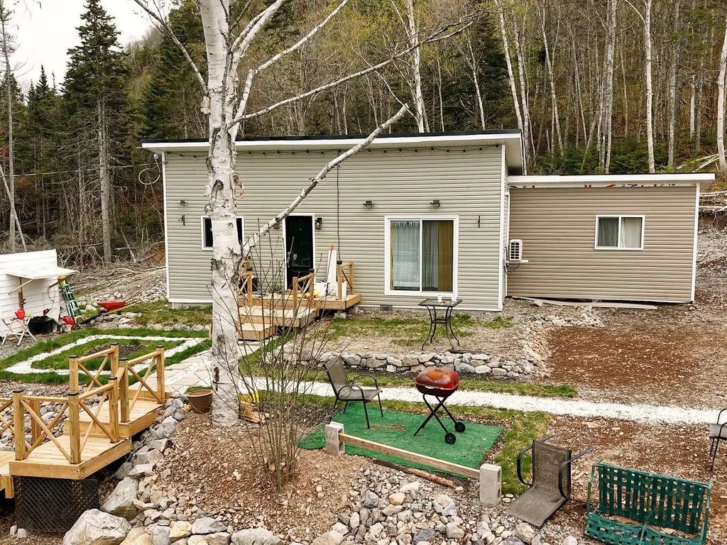 6711 East Bay Highway, Big Pond