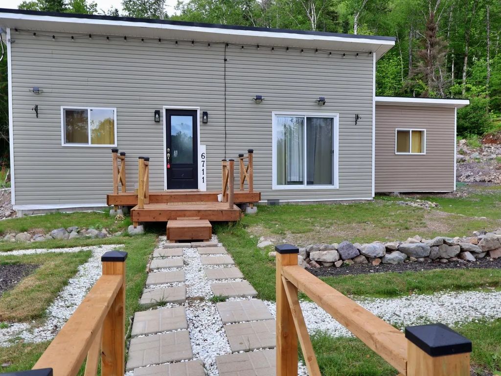 6711 East Bay Highway, Big Pond