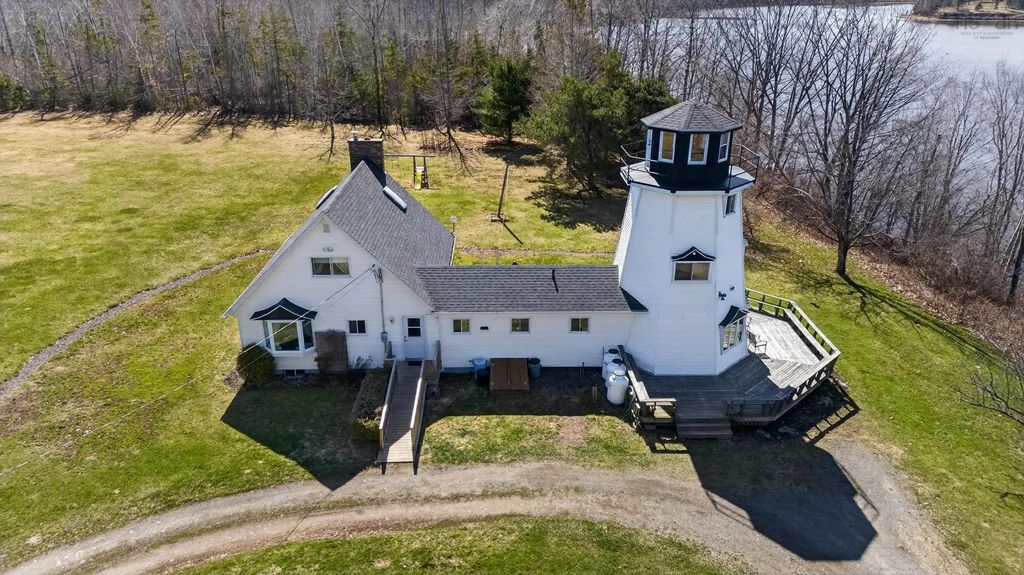 309 Sand Point Rd (plus Two Vacant Lots), Barrachois