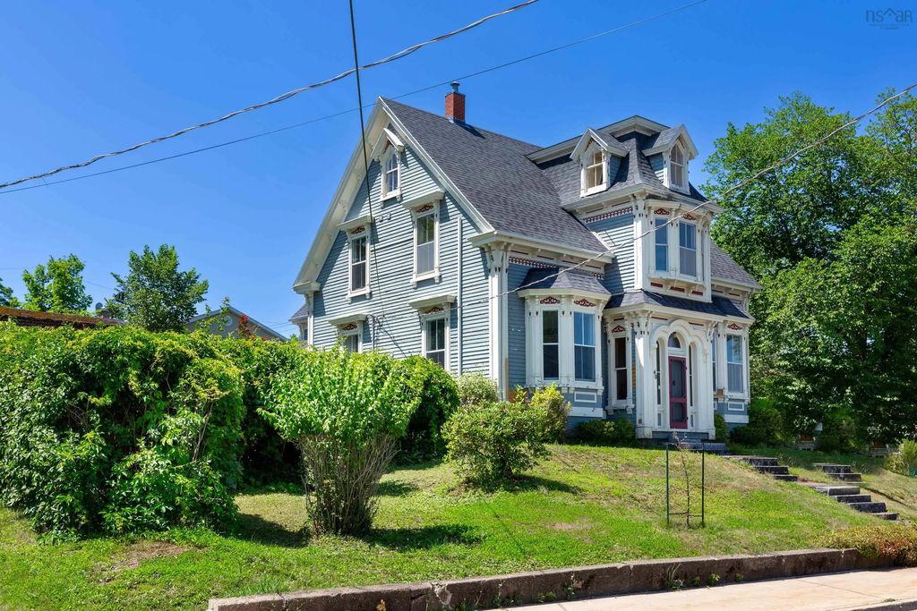 40 Pleasant Street, Mahone Bay