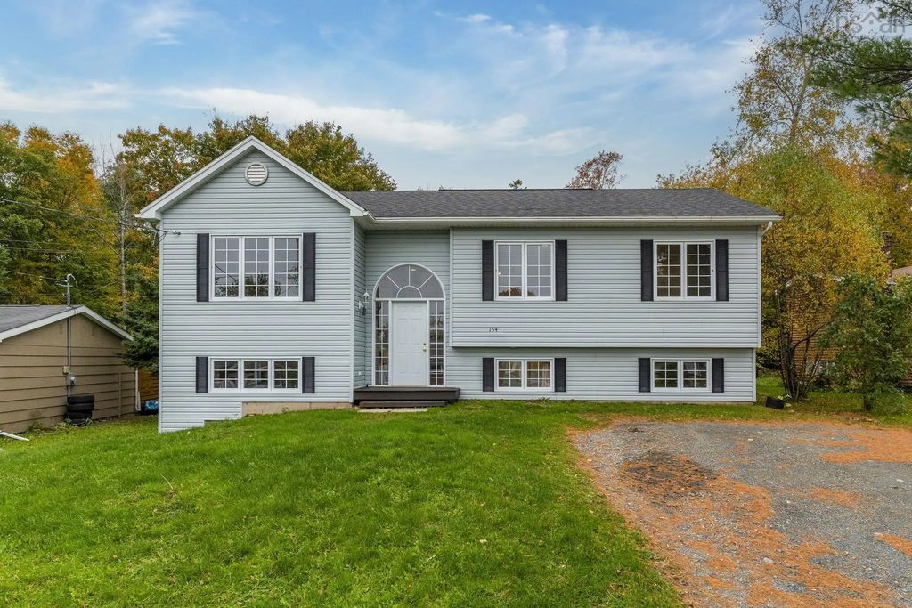 154 Miller Lake Road, Fall River