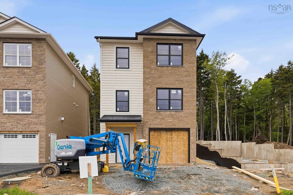 Gar-4 16 Garvey Court, Bedford