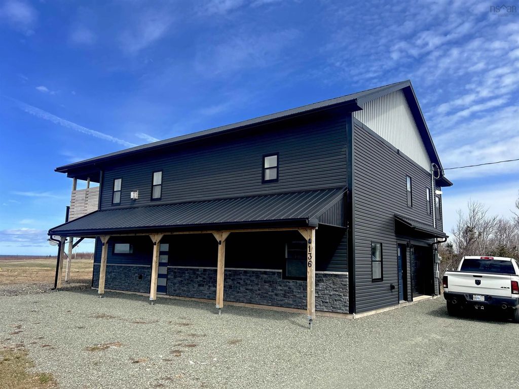 136 Thompson Drive, Ponds