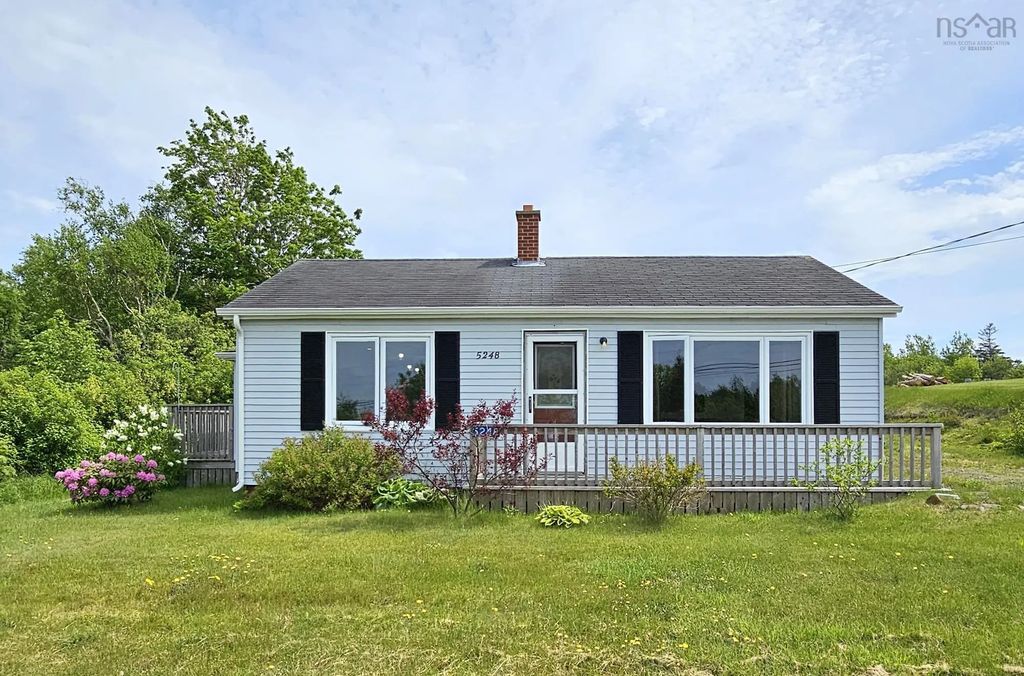 5248 Shore Road, Parkers Cove