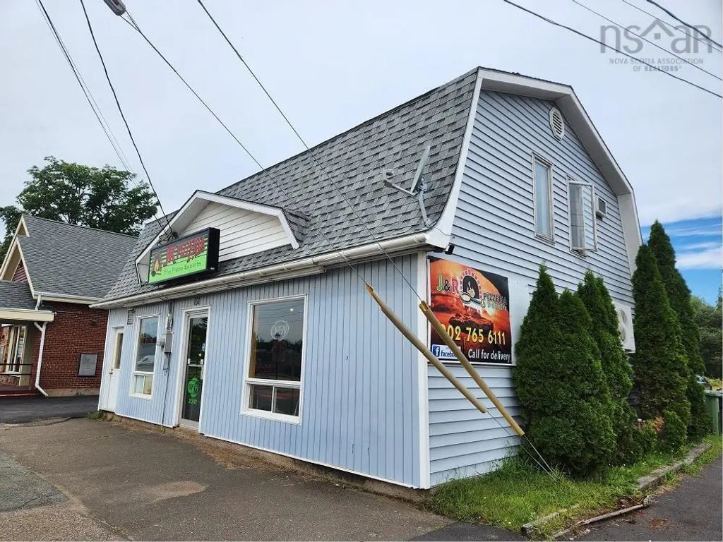 663 Main Street, Kingston