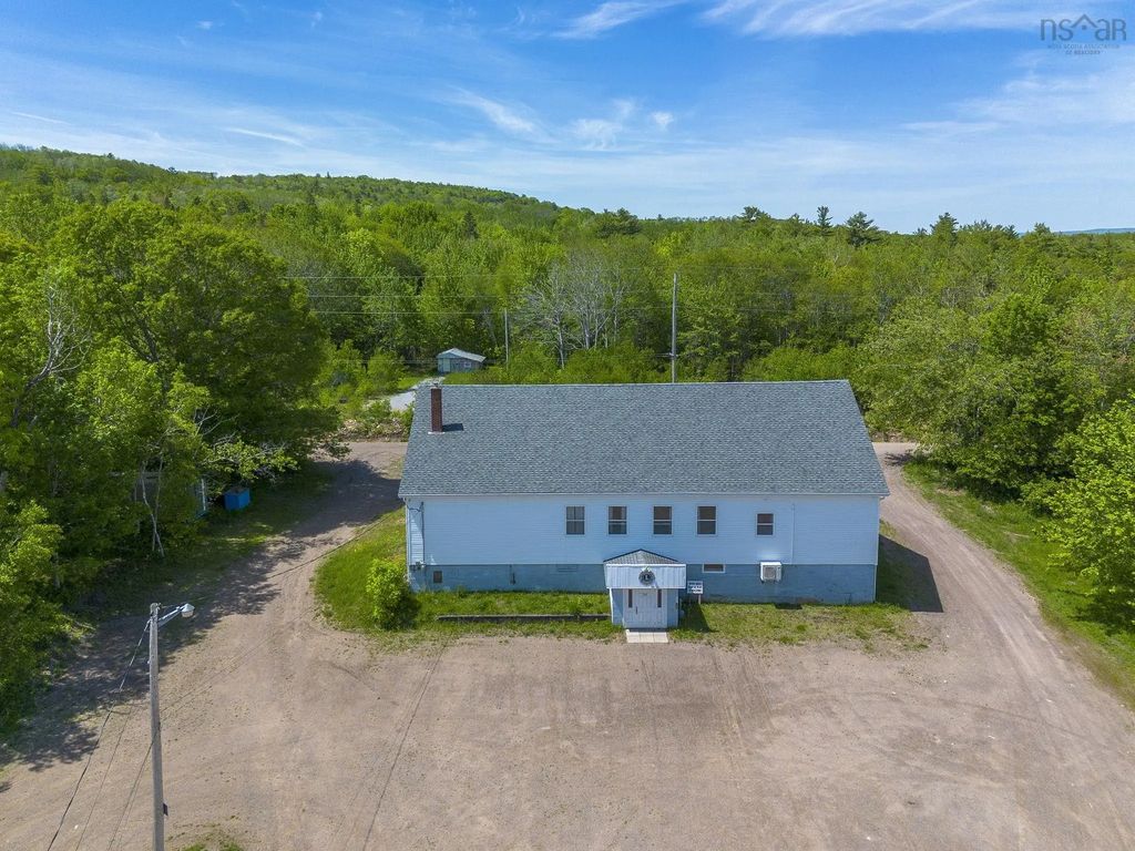 8921 Highway 10, Nictaux Falls