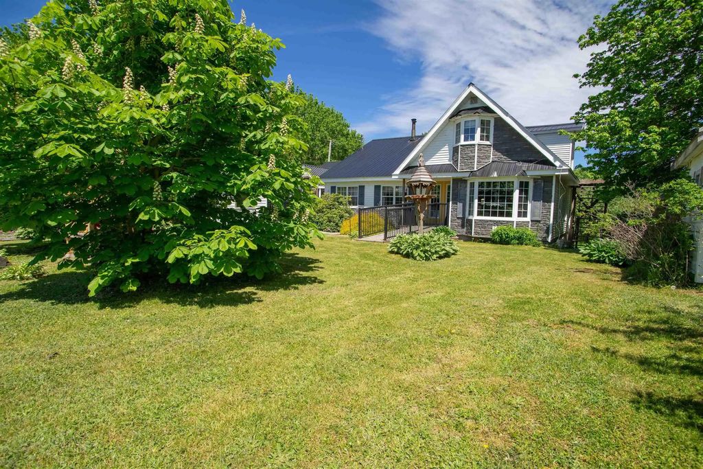 6536 Highway 340, Weymouth