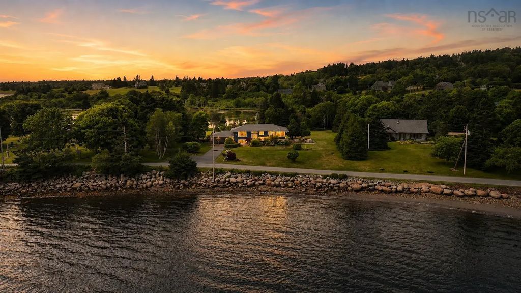 78 Fort Point Road, Lahave