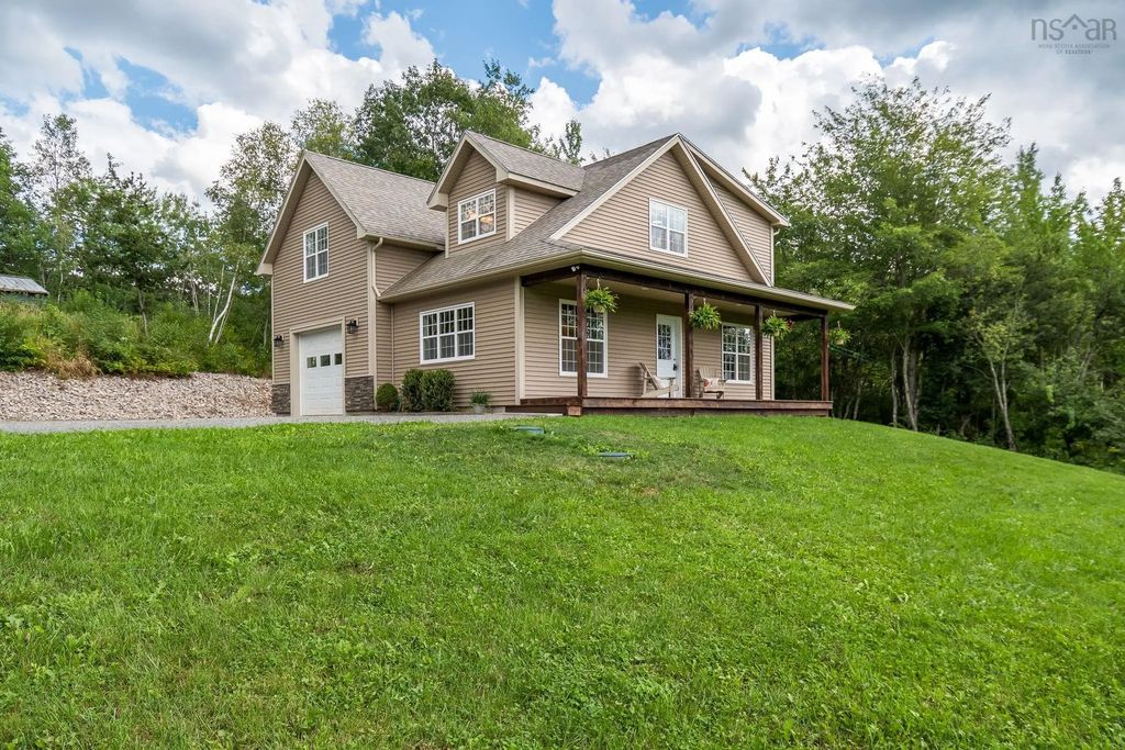 1017 Bog Road, Falmouth