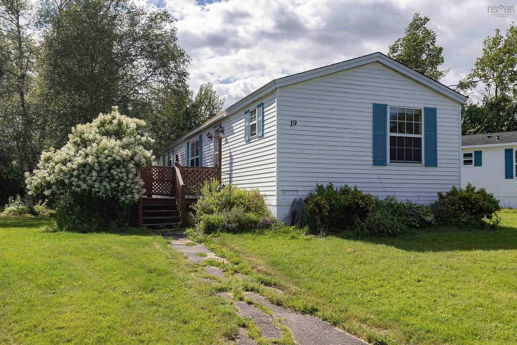 19 Kimberly Court, Amherst