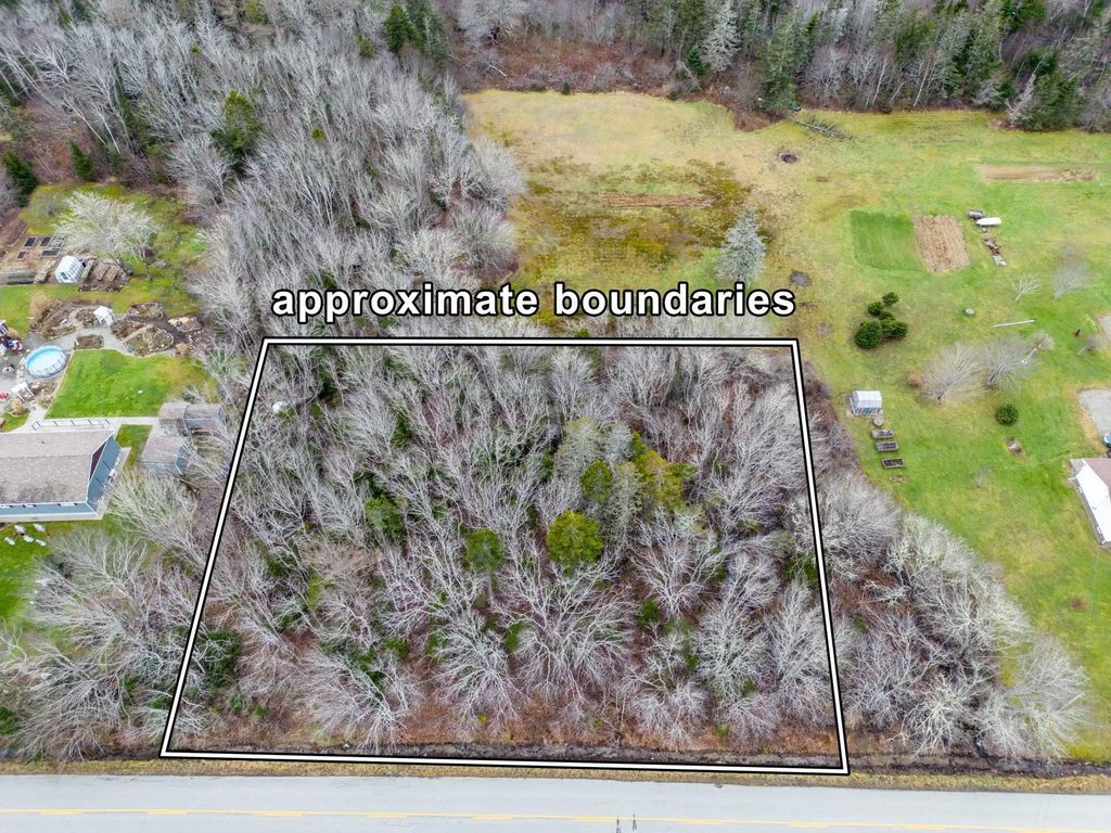 Lot D'entremont Road, Meteghan River