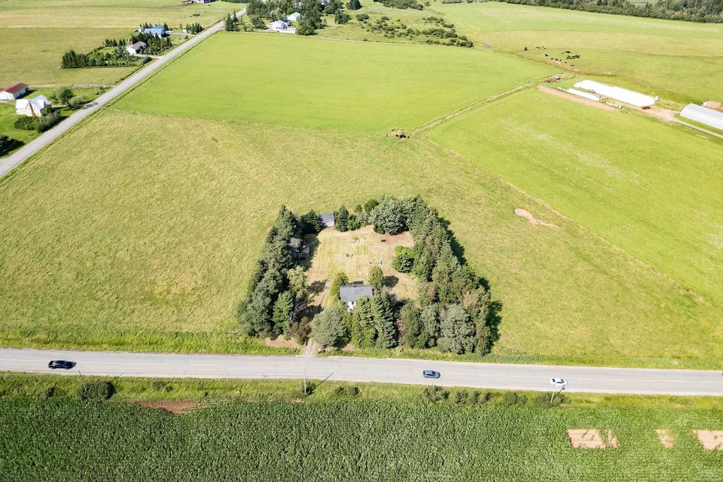 614 Southampton Road, Amherst Point