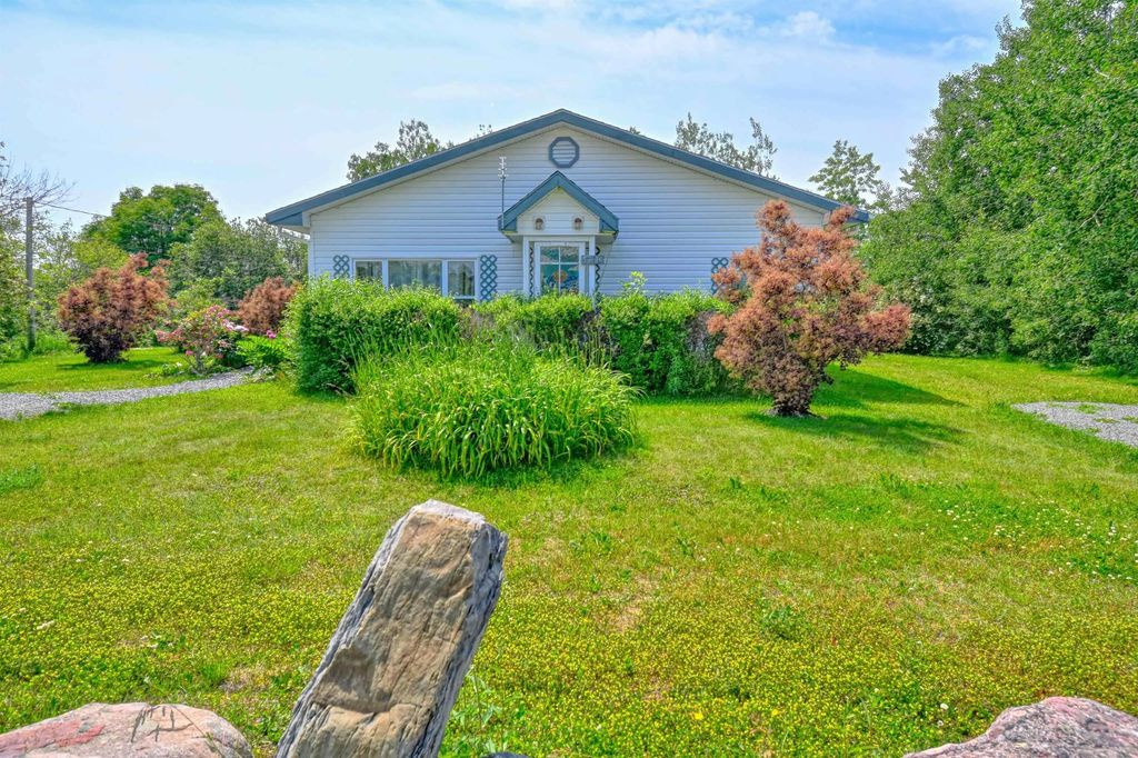 5381 Highway 19, Judique
