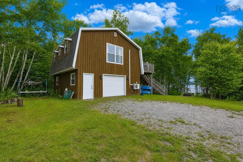 8456 East Bay Highway, Big Pond Centre
