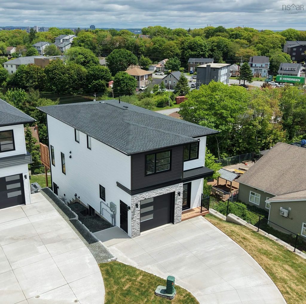 65 Grenoble Court, Long Lake
