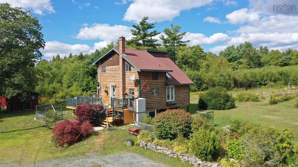 1214 Old Port Mouton Road, White Point