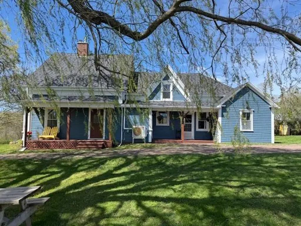 2939 221 Highway, Weston