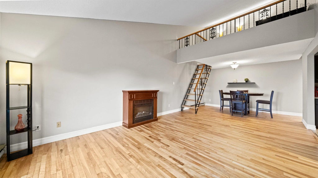 9 4 Rose Way, Dartmouth