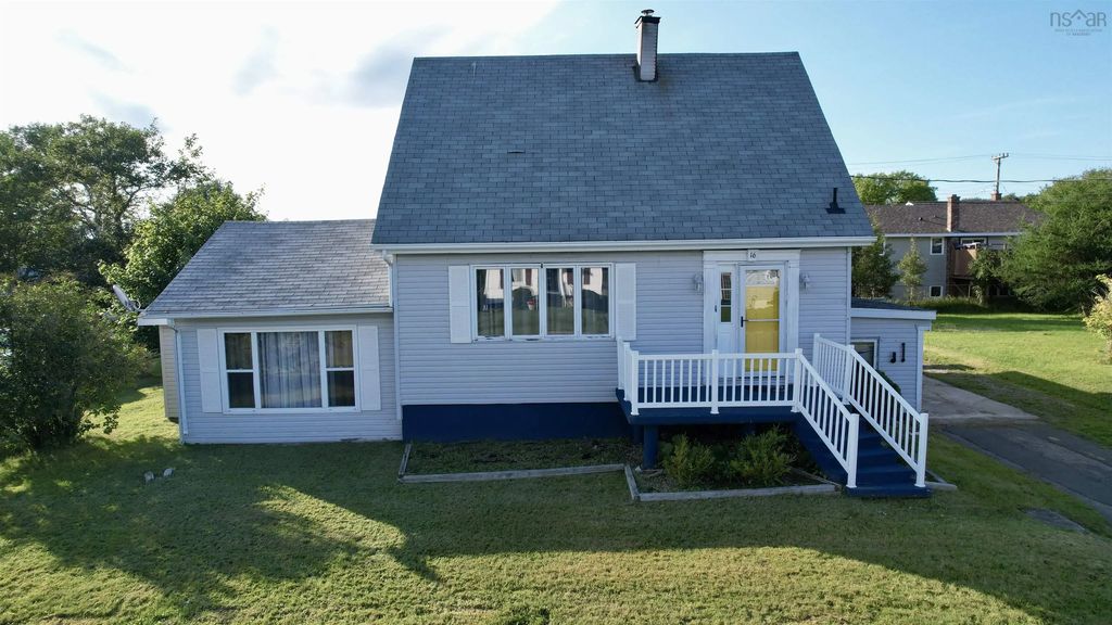 16 Rosewood Avenue, Glace Bay