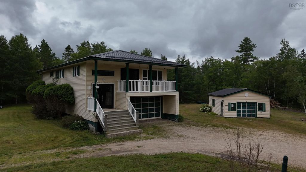 941 North River Road, North River