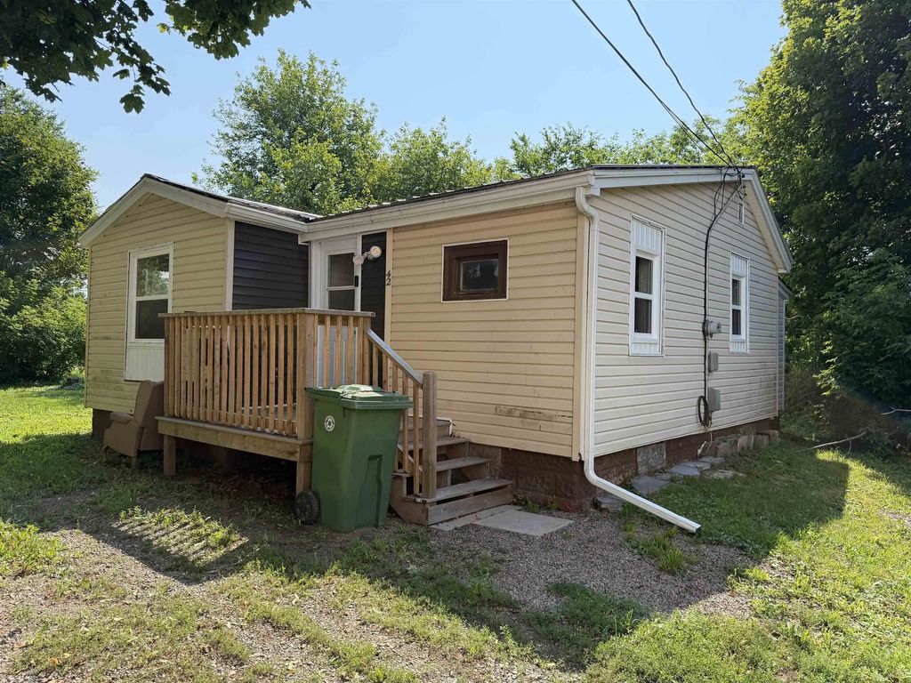 42 Main Street, Bible Hill