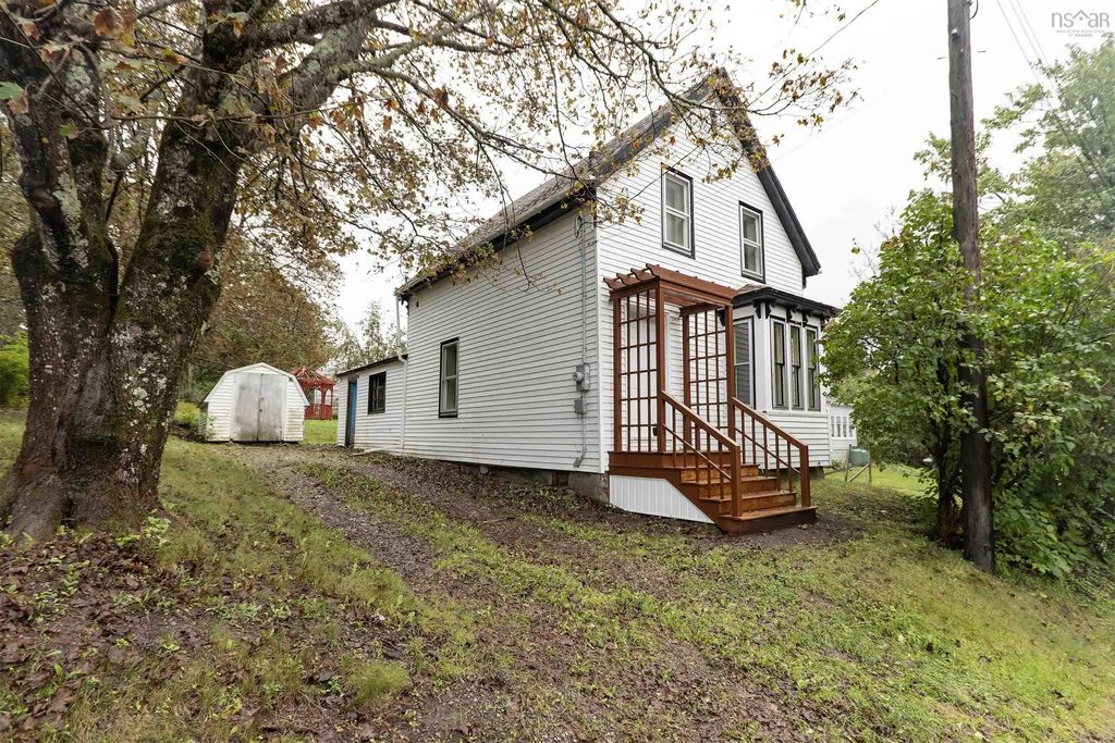 37 Drummond Street, Springhill
