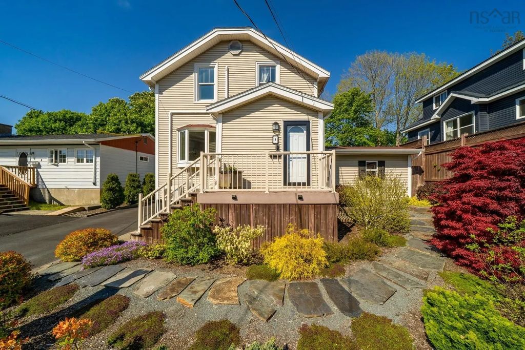 8 Eaton Avenue, Dartmouth
