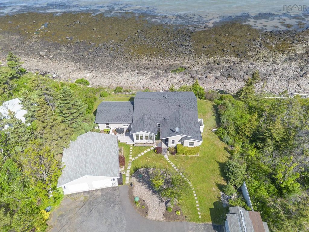 59 Sunset Avenue, Phinneys Cove