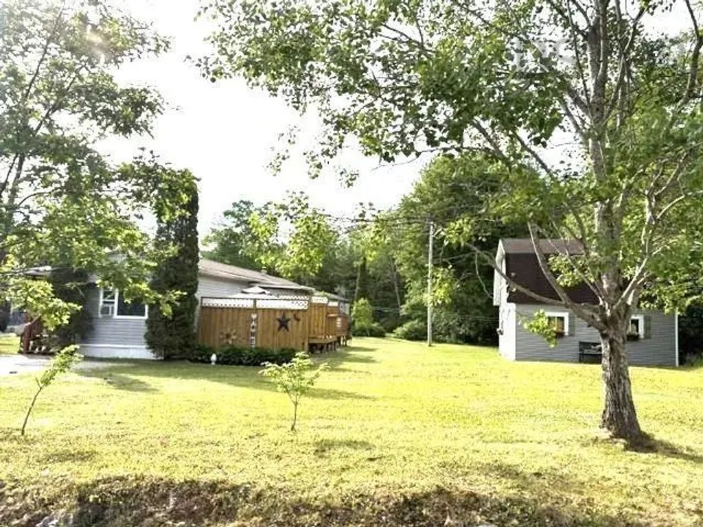 2 Marcia Lane, Woodlawn