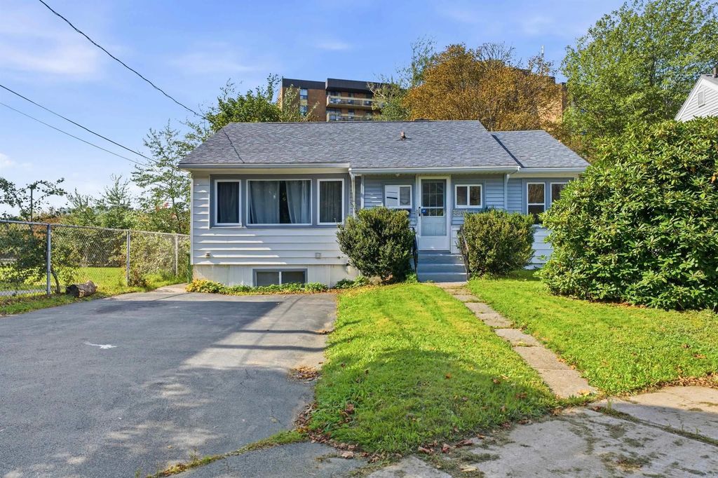 3360 St Andrews Avenue, Halifax
