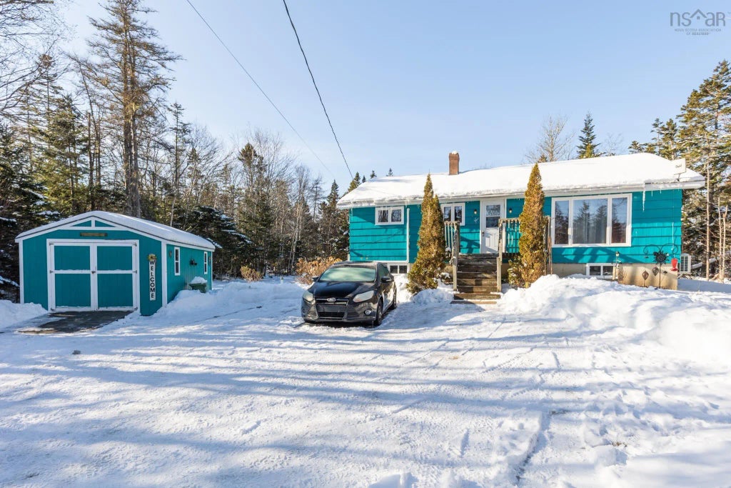 2357 Highway 1, Wellington