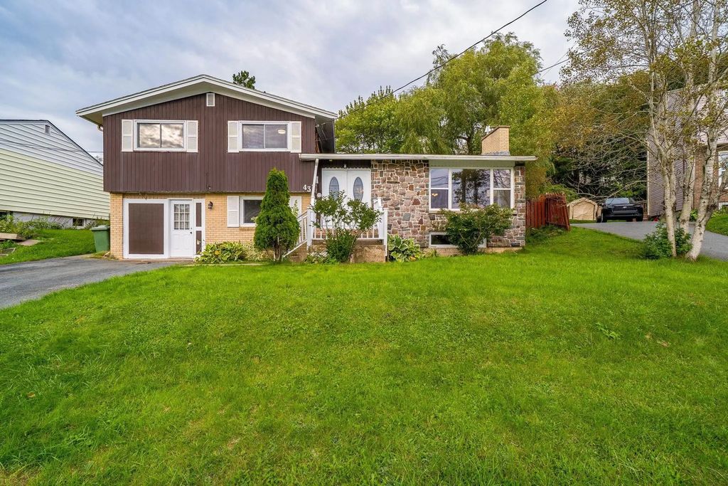 43 Lynn Drive, Dartmouth