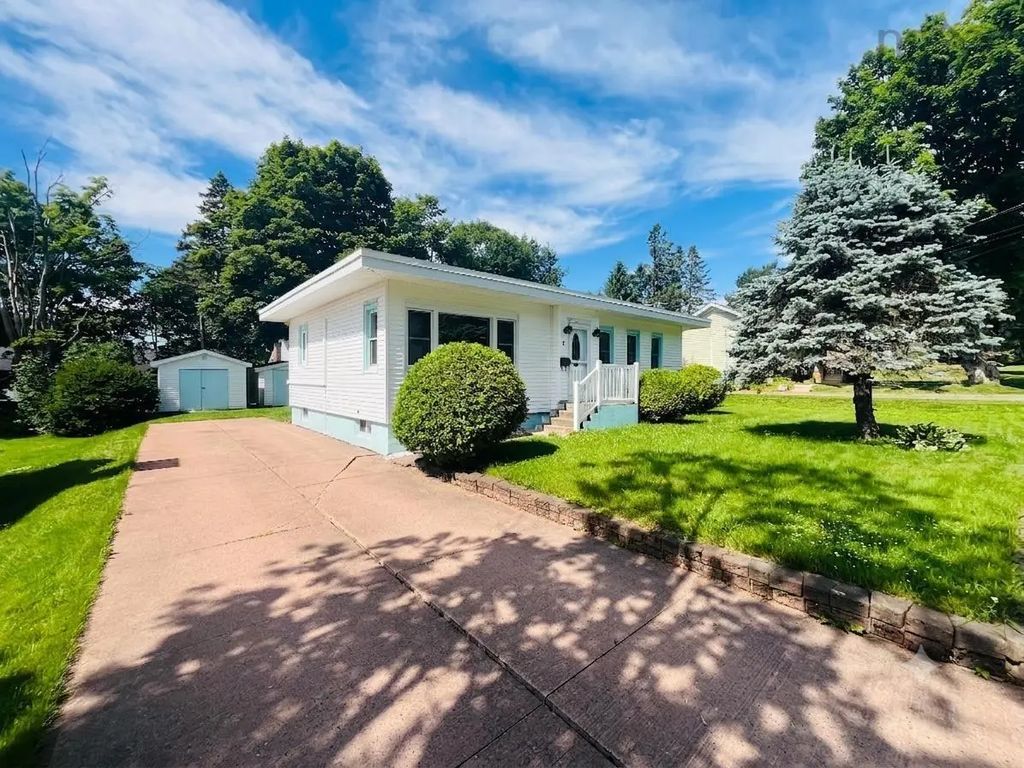 7 Franklyn Street, Amherst
