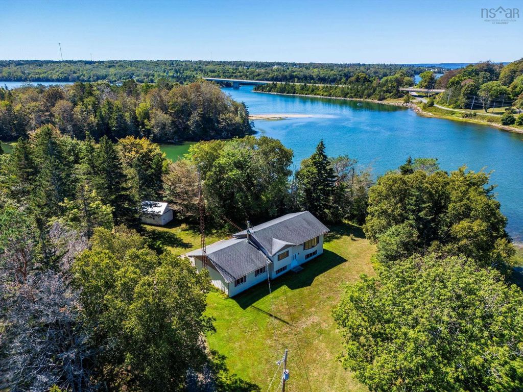 5213 Highway 1, Weymouth North