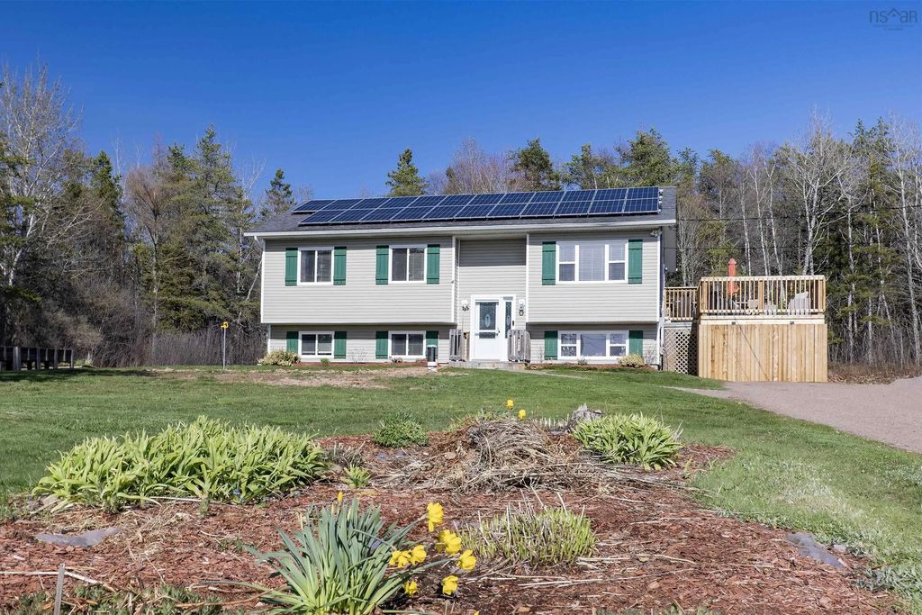 18372 Highway 2, Fenwick