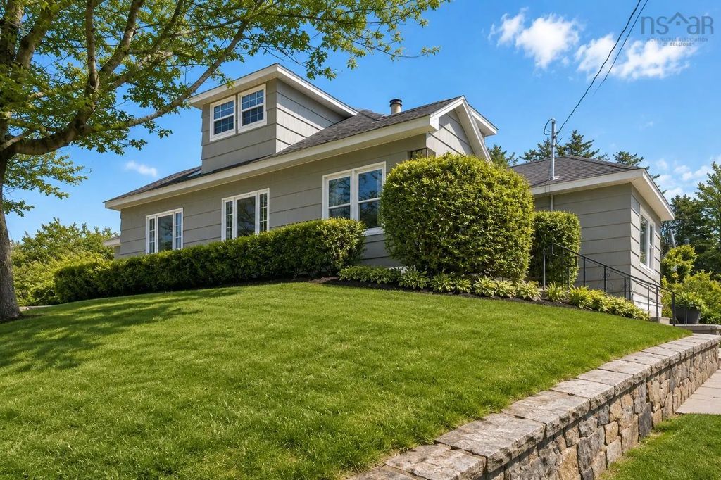 722 Highway 1, Hebron