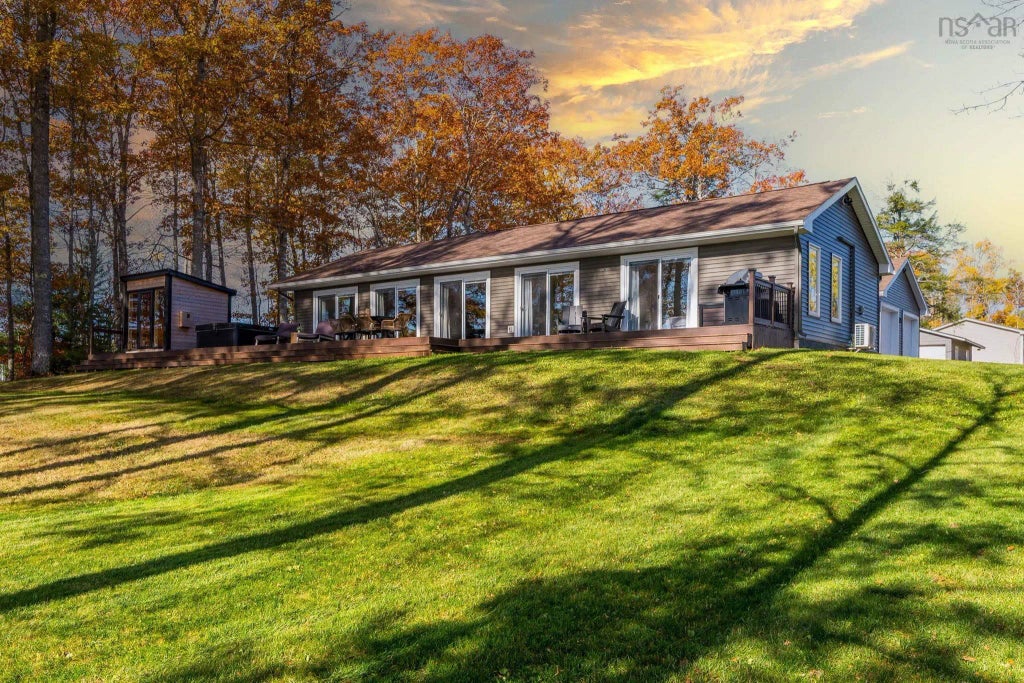 40 Martins Point Road, Enfield